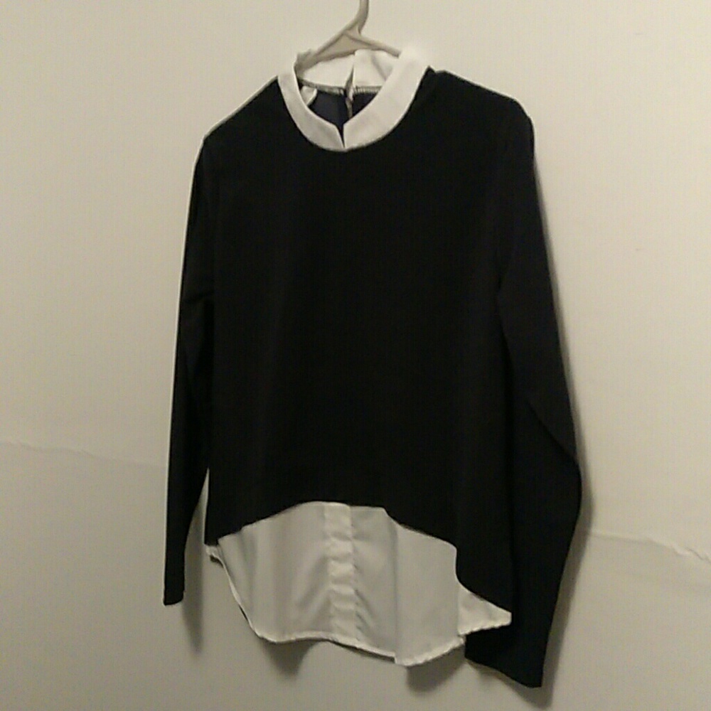Long sleeve shirt with collar and faux undershirt